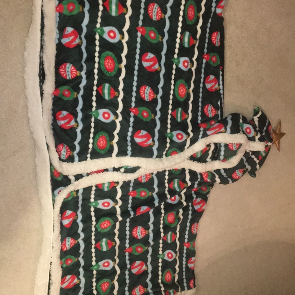 New! 🎄✨ Soft & Cozy Holiday Hooded Wrap